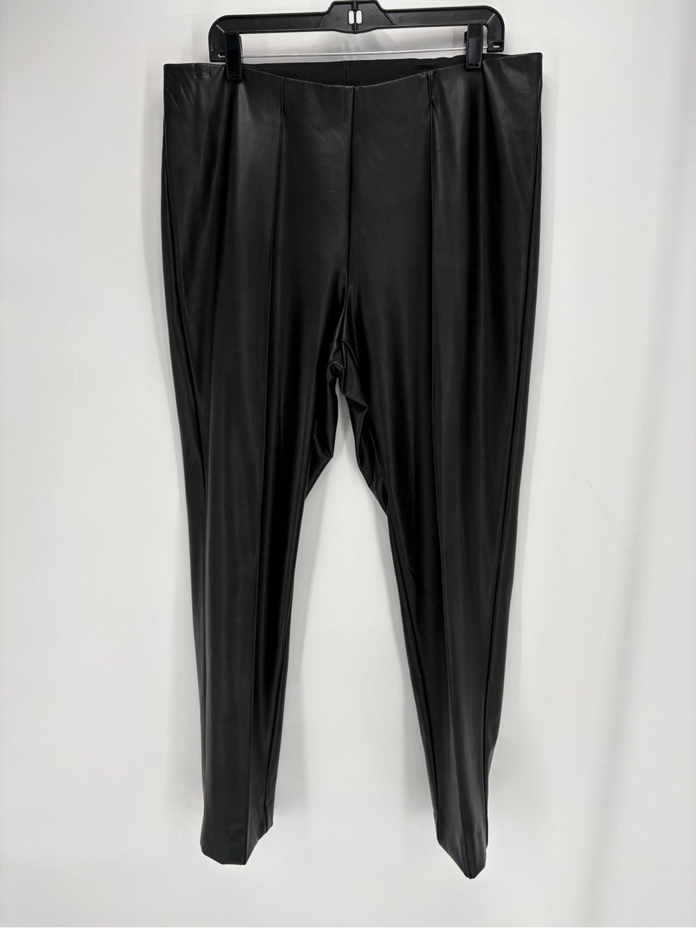 🪭 Anne Klein Black Faux Leather pants